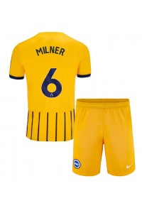 Brighton James Milner #6 Babytruitje Uit tenue Kind 2024-25 Korte Mouw (+ Korte broeken)